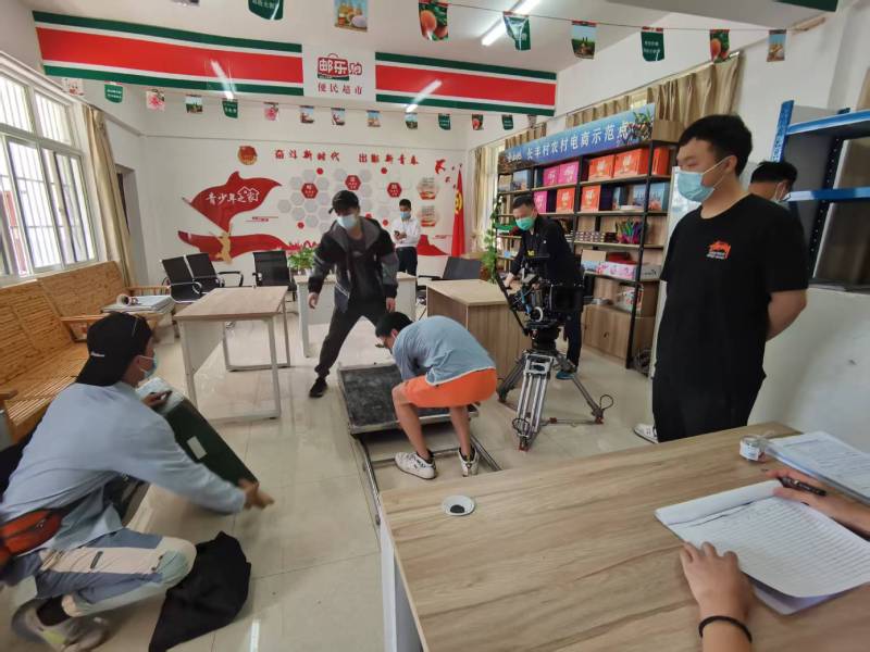 追星女孩心理学分析报告：马尾区广告片拍摄公司揭秘饭圈应援式传播逻辑